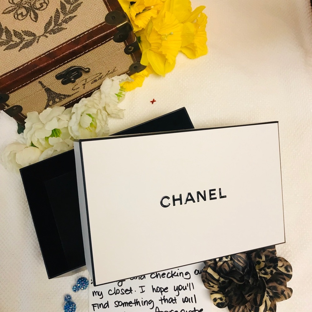 🍾🍾Chanel Box 🍾🍾 - Picture 5 of 8